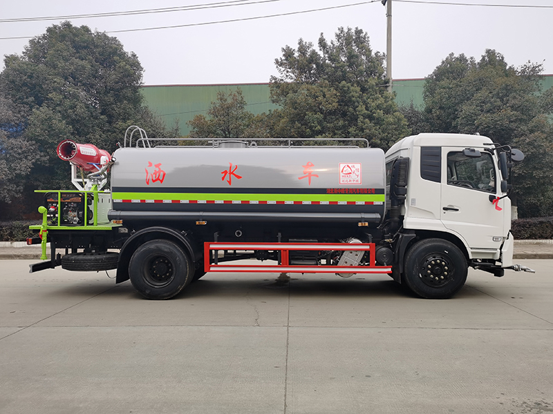 東風(fēng)天錦  12-15噸   灑水車(chē)