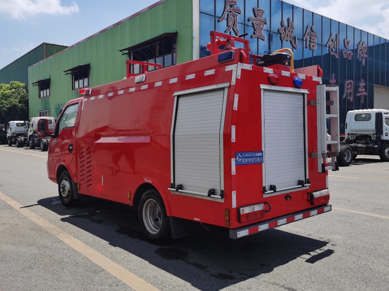 東風(fēng)途逸    1噸     水罐消防車