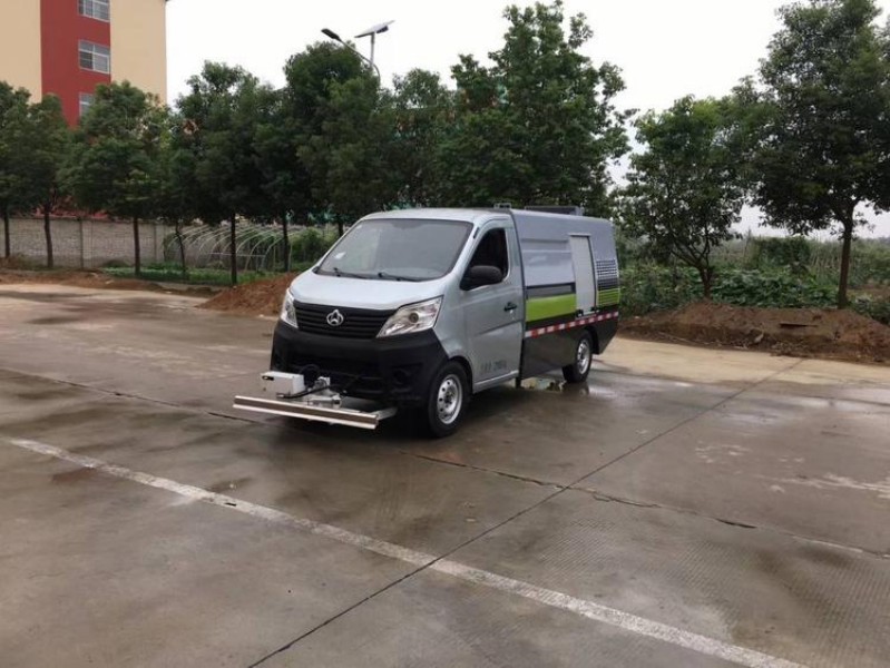 長安   路面養(yǎng)護車